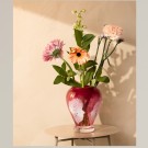 Maud Angelica Behn - Vi møtes - Vase Rosa   thumbnail
